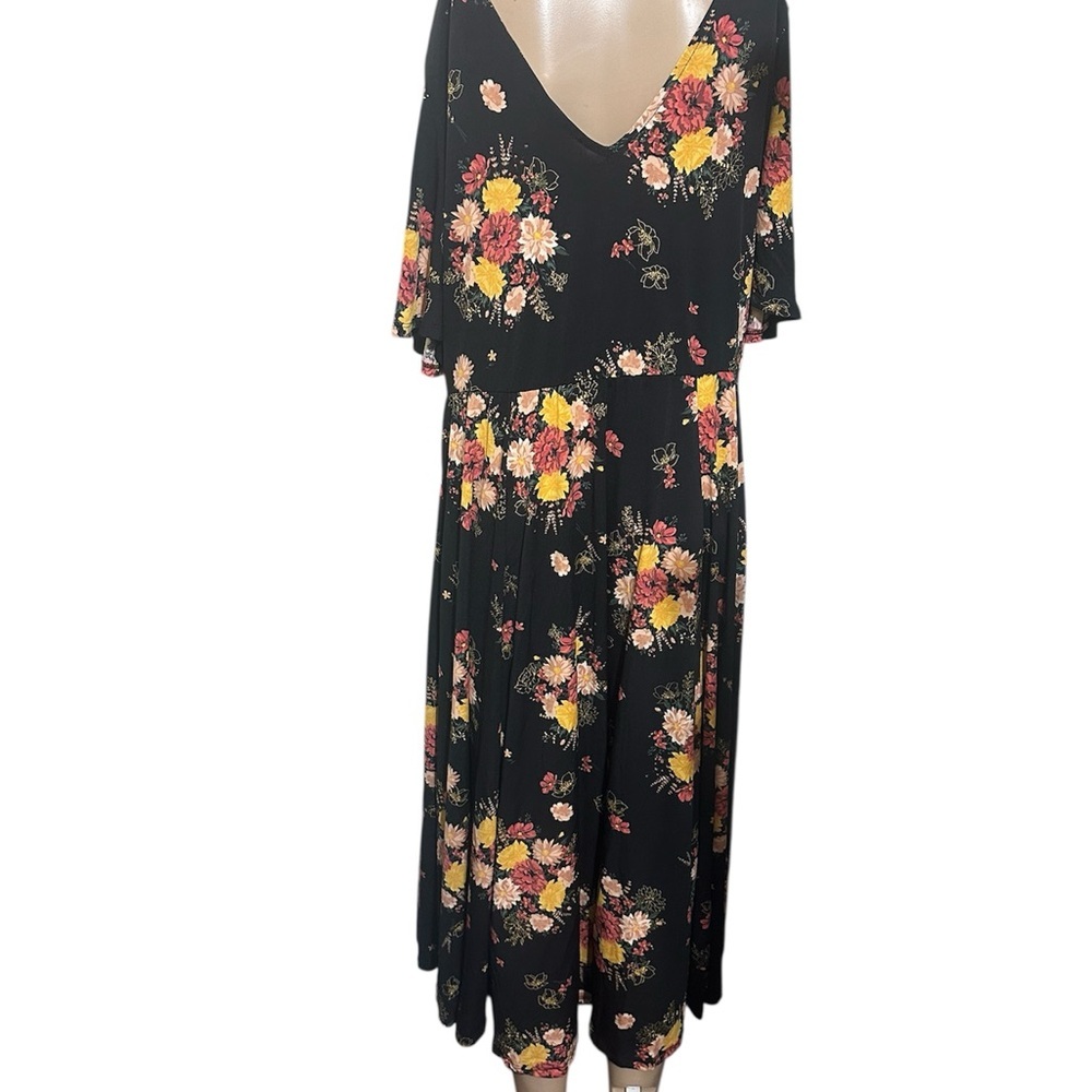 Torrid Black Floral Midi Dress - Picture 2 of 6